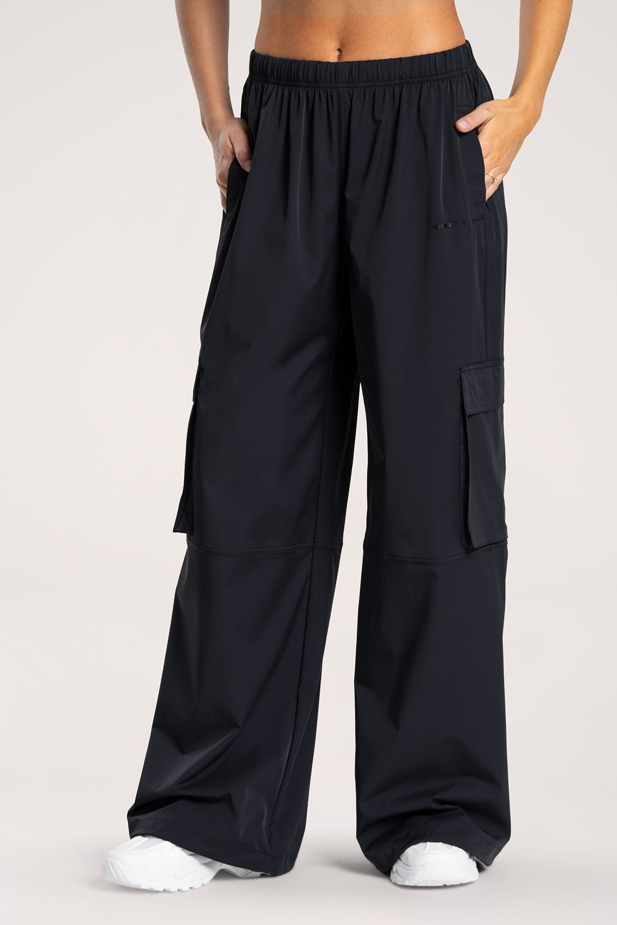Pantaloni cargo UN1FORM black