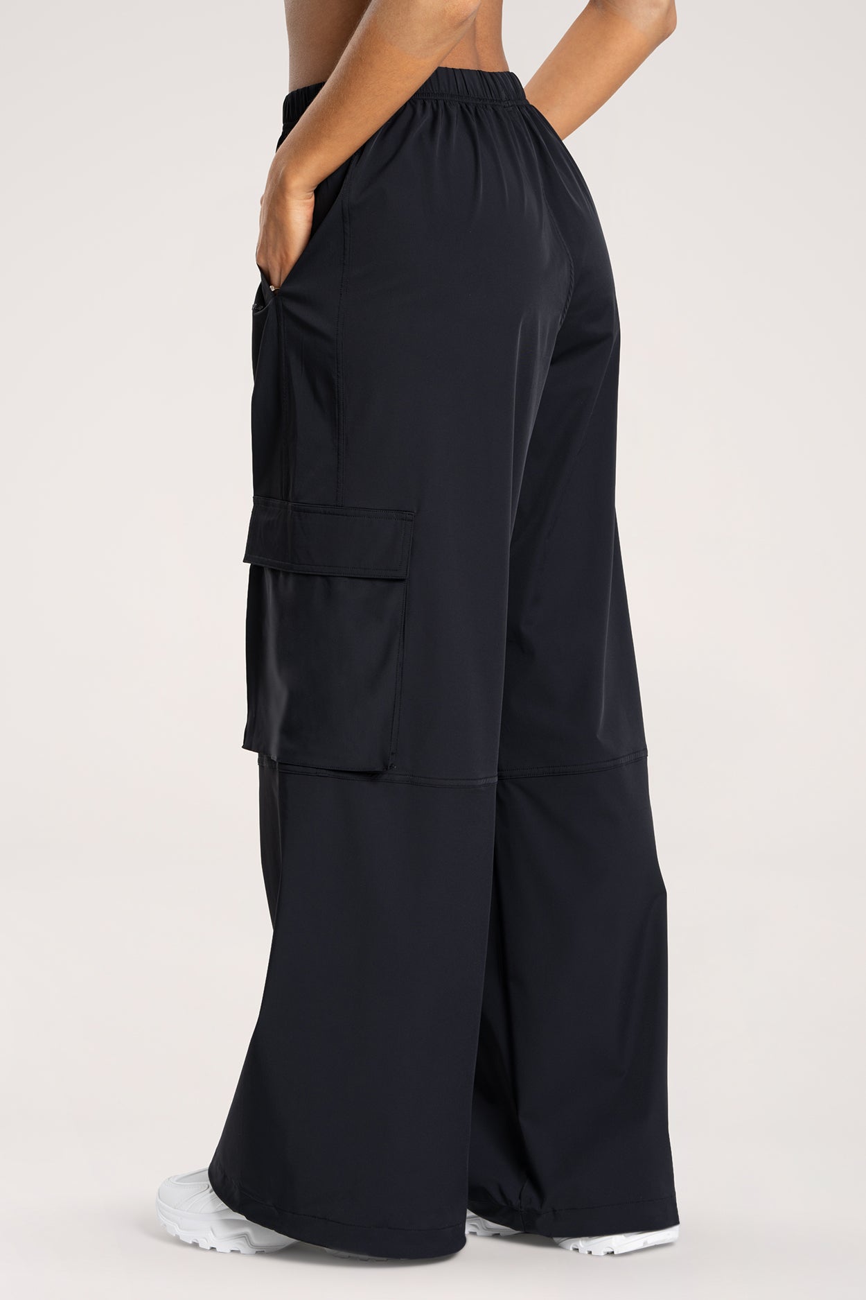Pantaloni cargo UN1FORM black