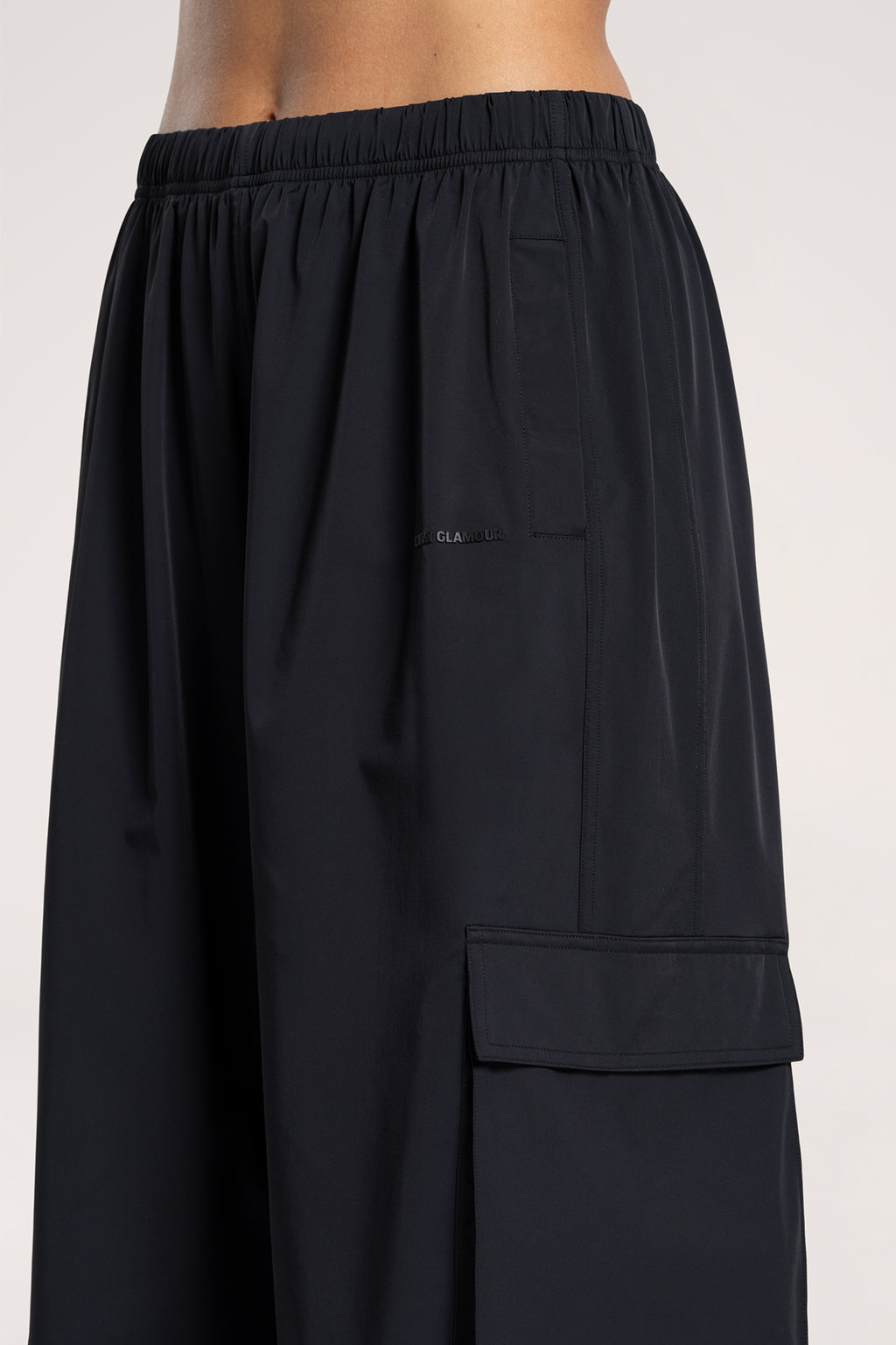Pantaloni cargo UN1FORM black