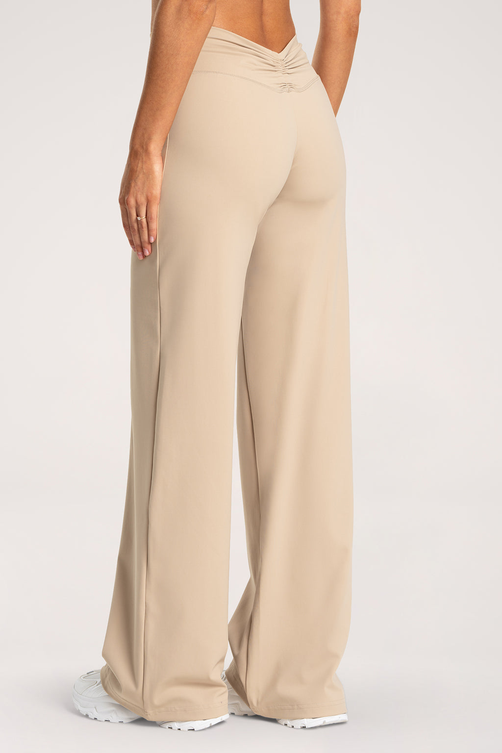 Pantaloni booty tie UN1FORM sand