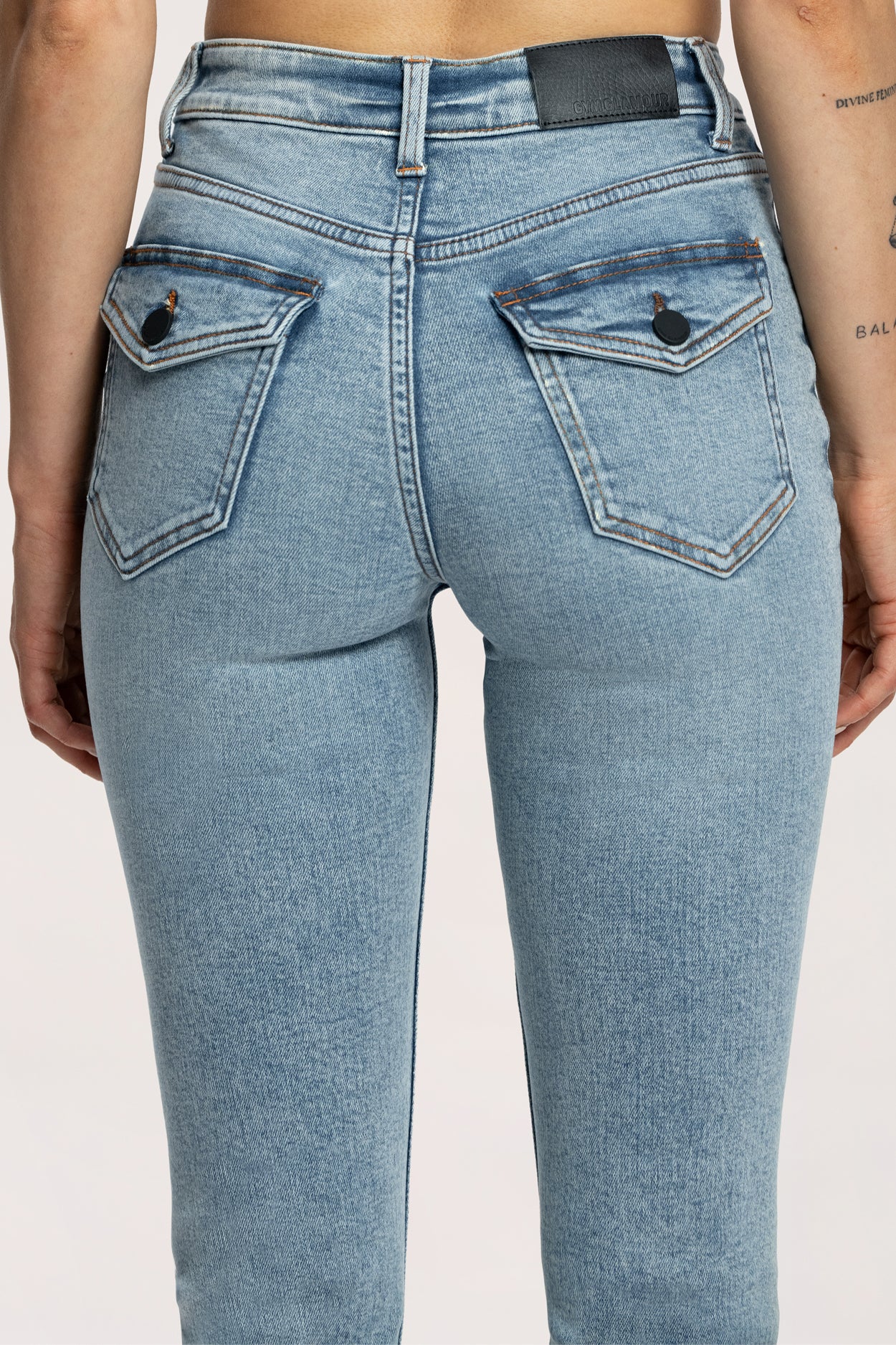 Blugi evazați push up light blue