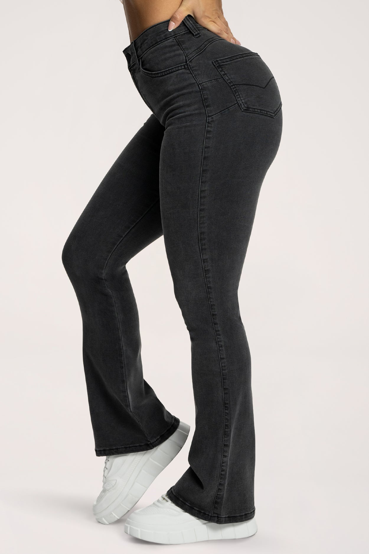 Blugi evazați perfect slim black