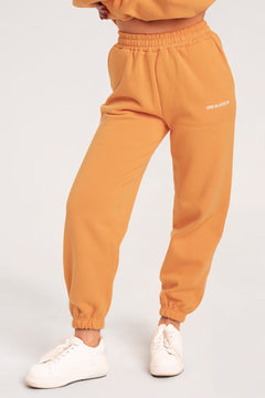 Pantalonii de trening tangerine