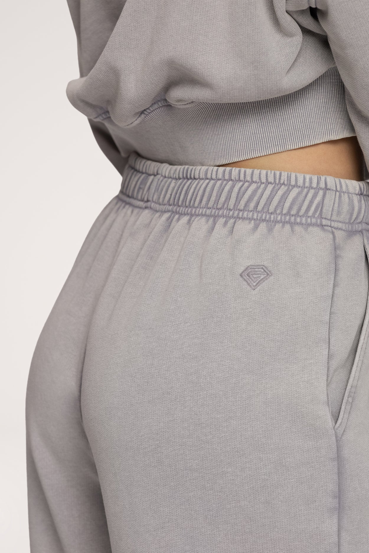 Pantaloni de trening cu croială dreaptă Easy light grey