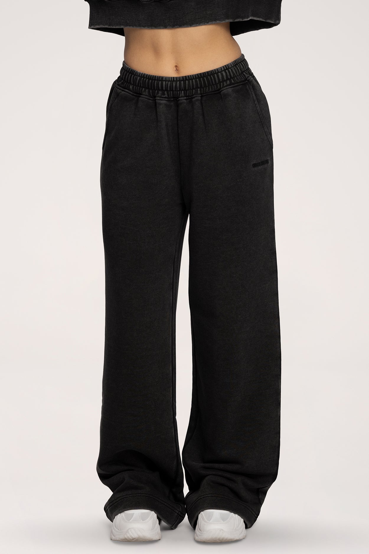 Pantaloni de trening cu croială dreaptă Easy black