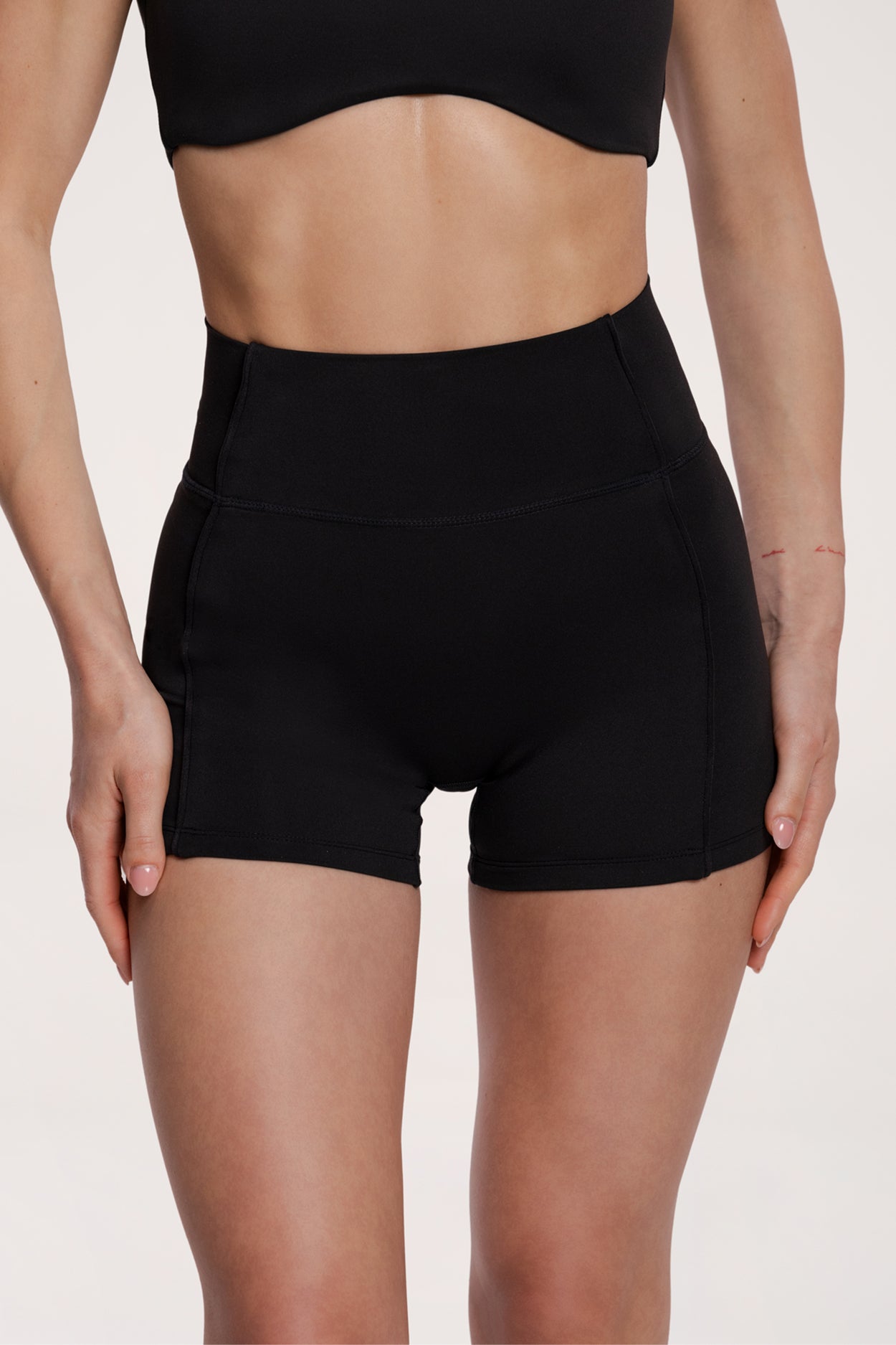 Pantaloni scurți pilates era black