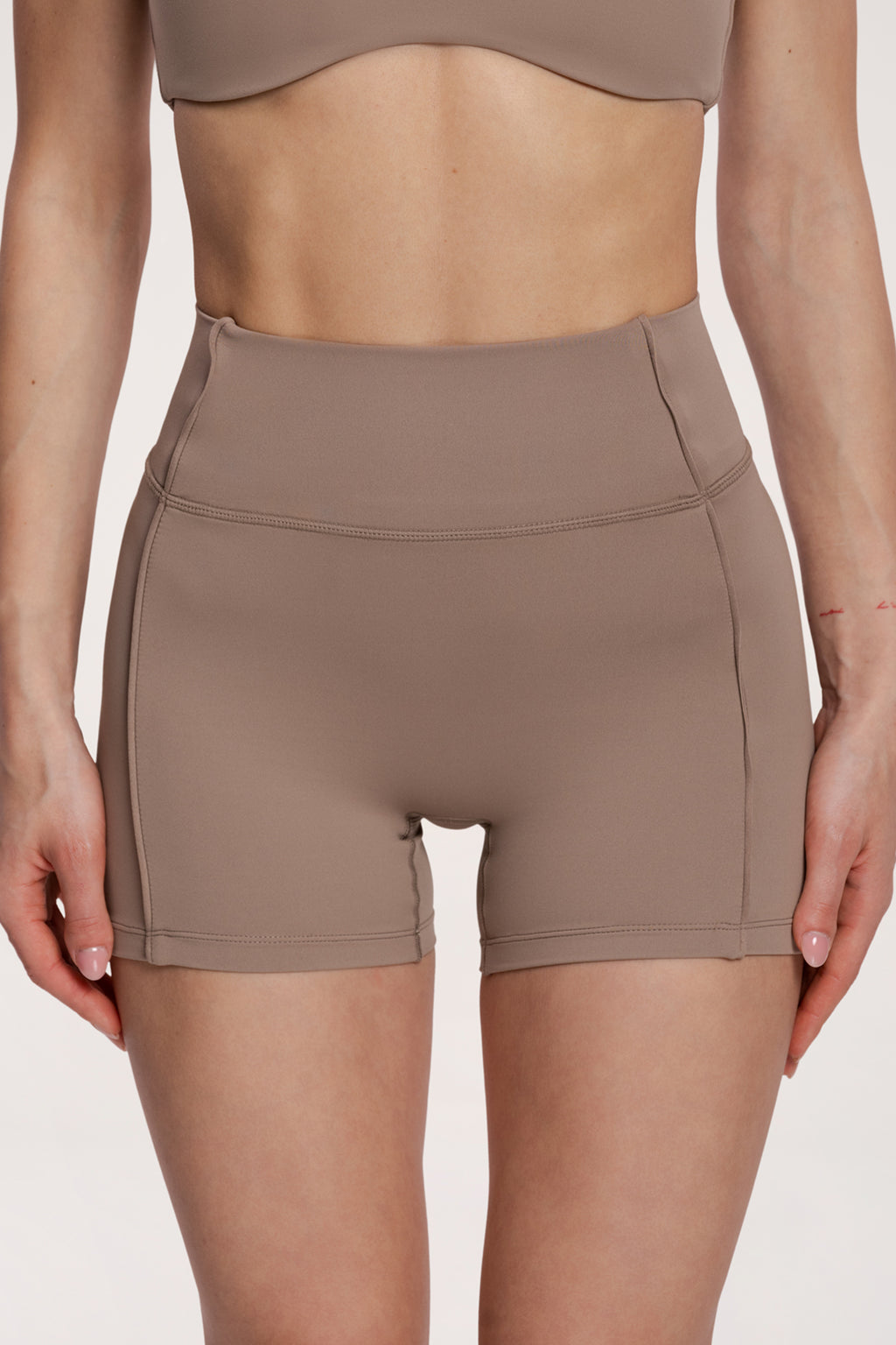 Pantaloni scurți pilates era warm beige