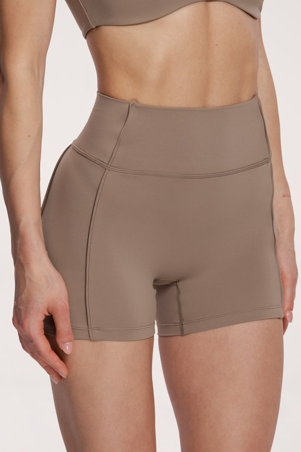 Pantaloni scurți pilates era warm beige