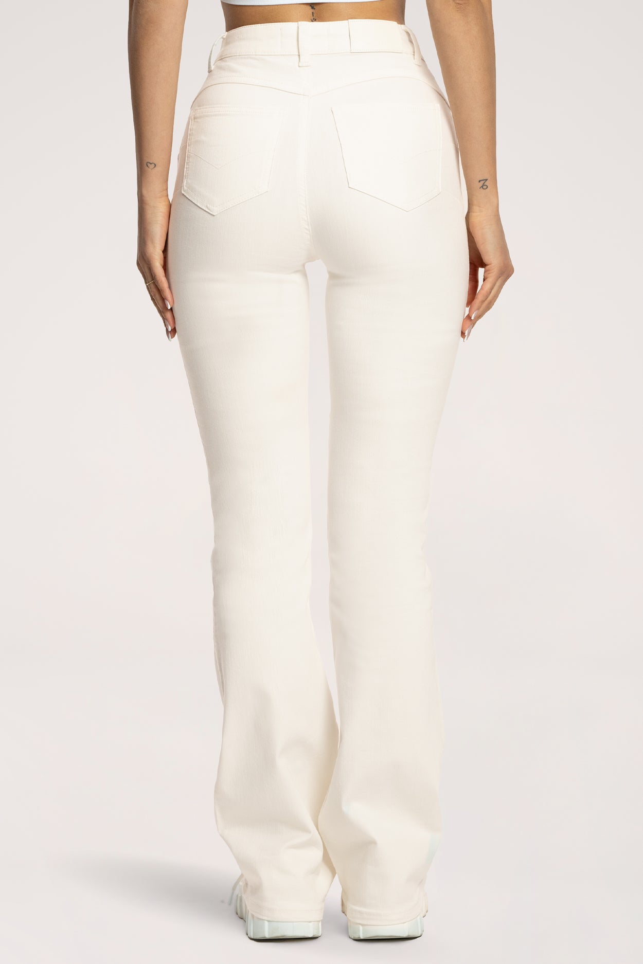Jeansy long dzwony perfect slim off white