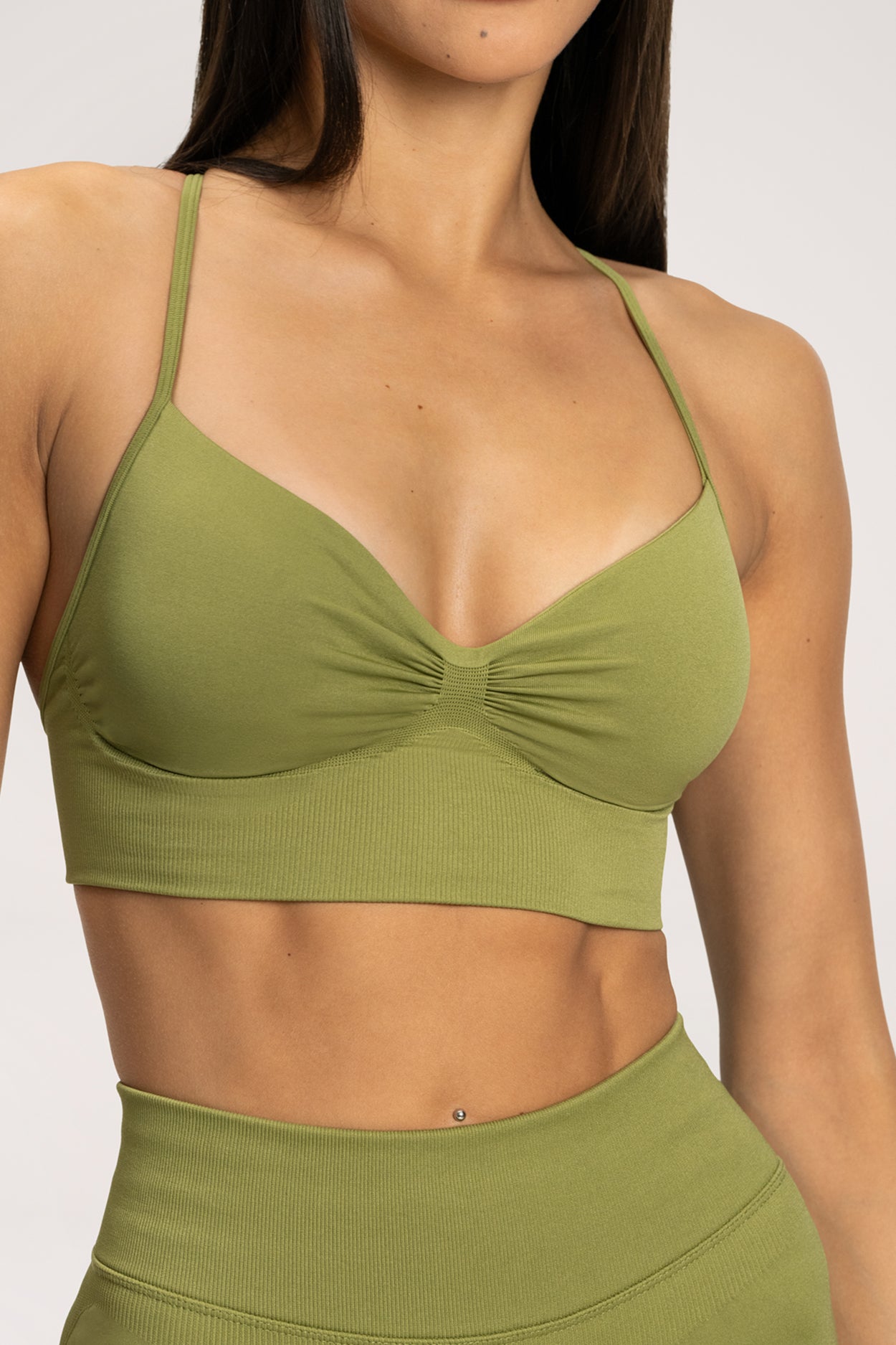 Sutien sport cu decolteu adânc matcha