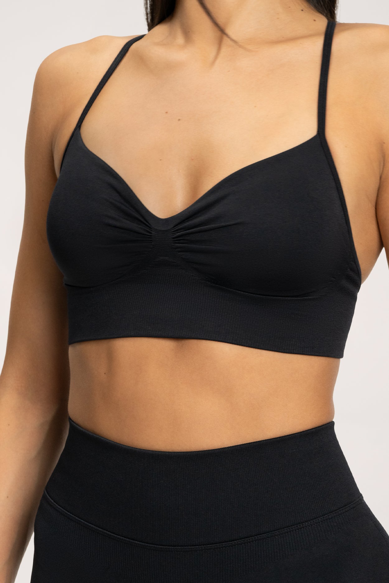 Sutien sport cu decolteu adânc black