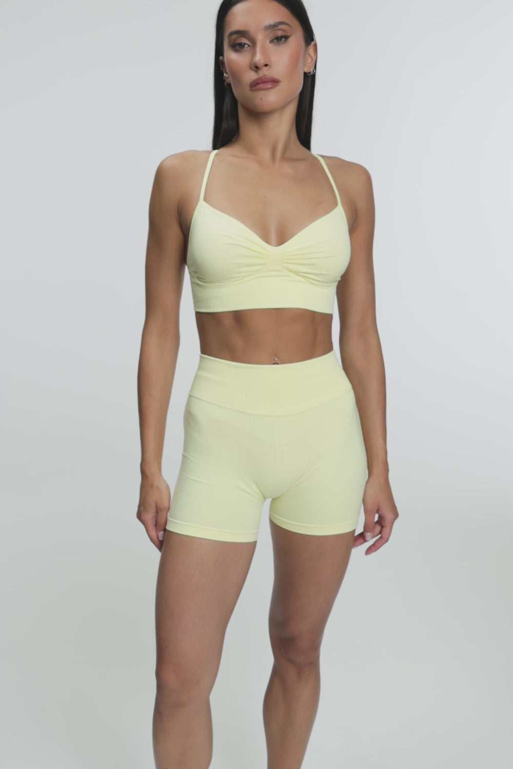 Sutien sport cu decolteu adânc butter yellow