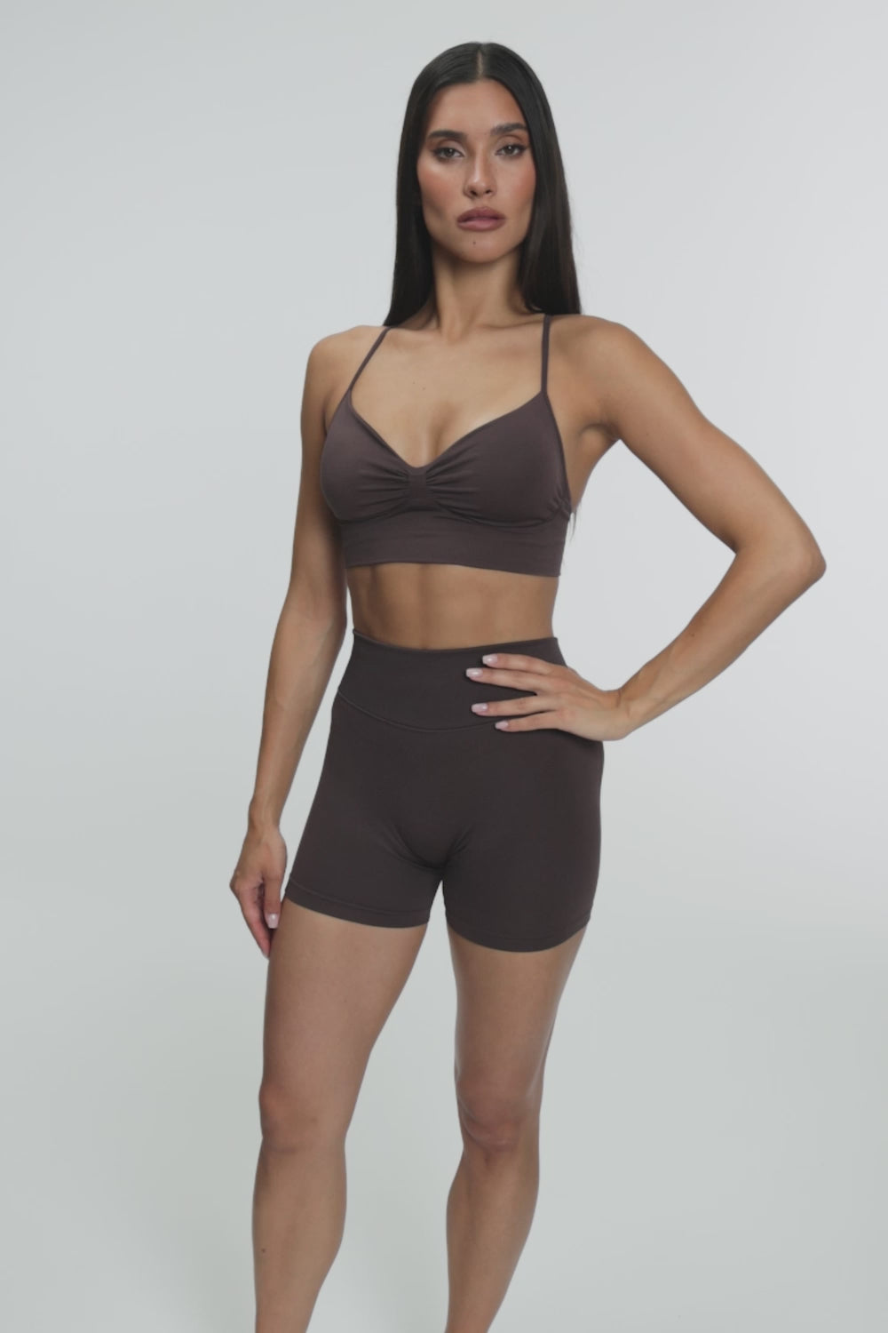 Sutien sport cu decolteu adânc cacao