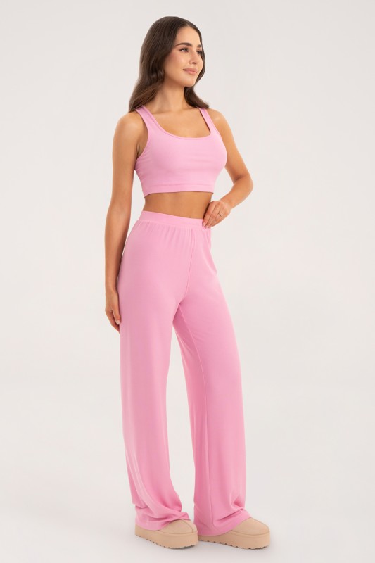 https://gymglamour.com/upload/video/CASUAL_SPODNIE_light pink.mp4
